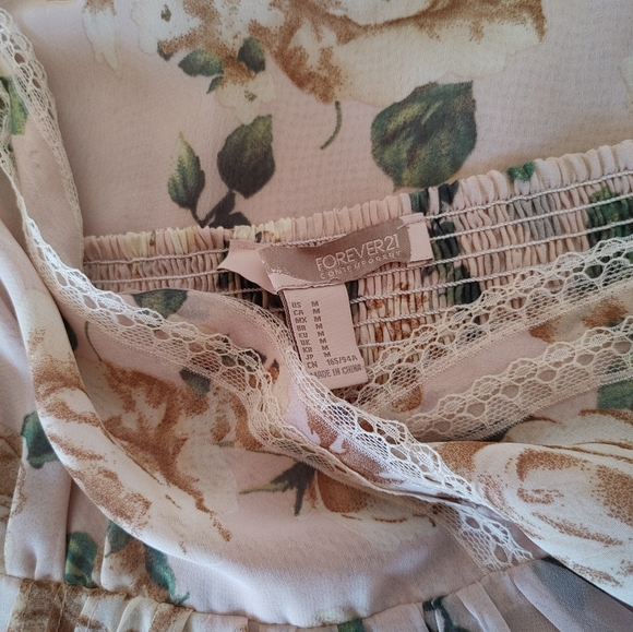 Medium, Floral, spaghetti strapped with lace Forever 21 shirt - Picture 2 of 4